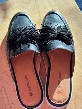 Johnston & Murphy Black Leather Tassel Mule Slides